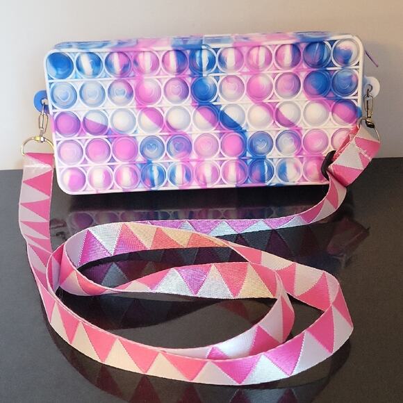 The Unbranded Brand Handbags - Figet Purse Vibrant Pink and Blue Crossbody Bag 8 X 4